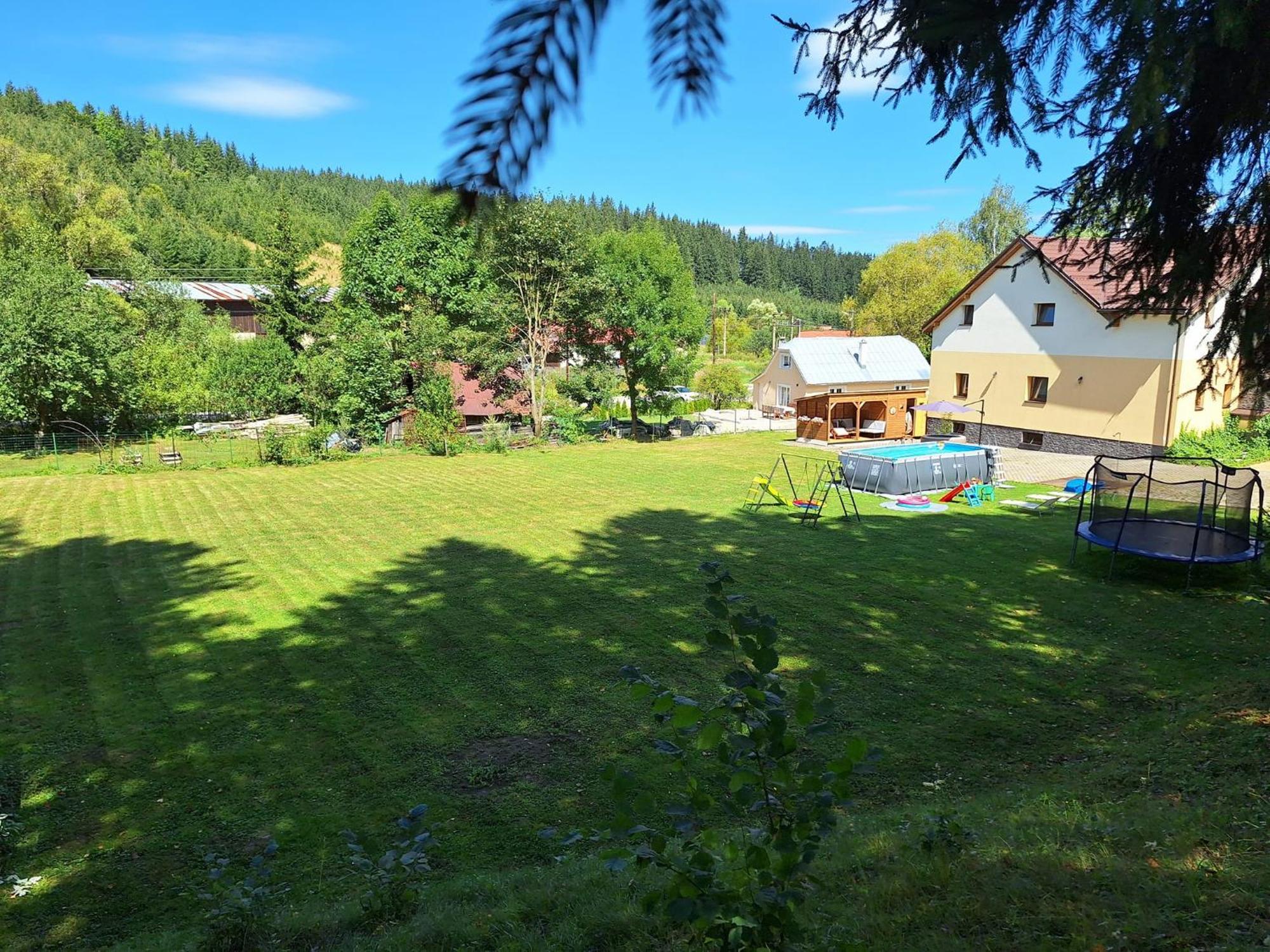 Vila Pohoda Javorniky S Rozlahlym Pozemkom Makov Exterior foto