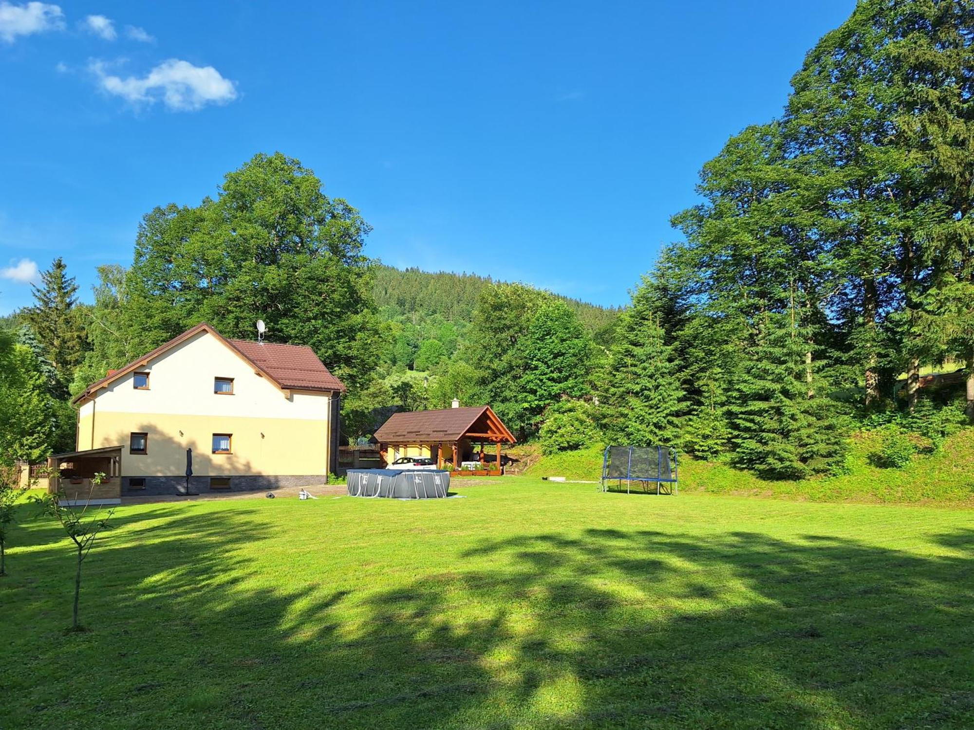 Vila Pohoda Javorniky S Rozlahlym Pozemkom Makov Exterior foto