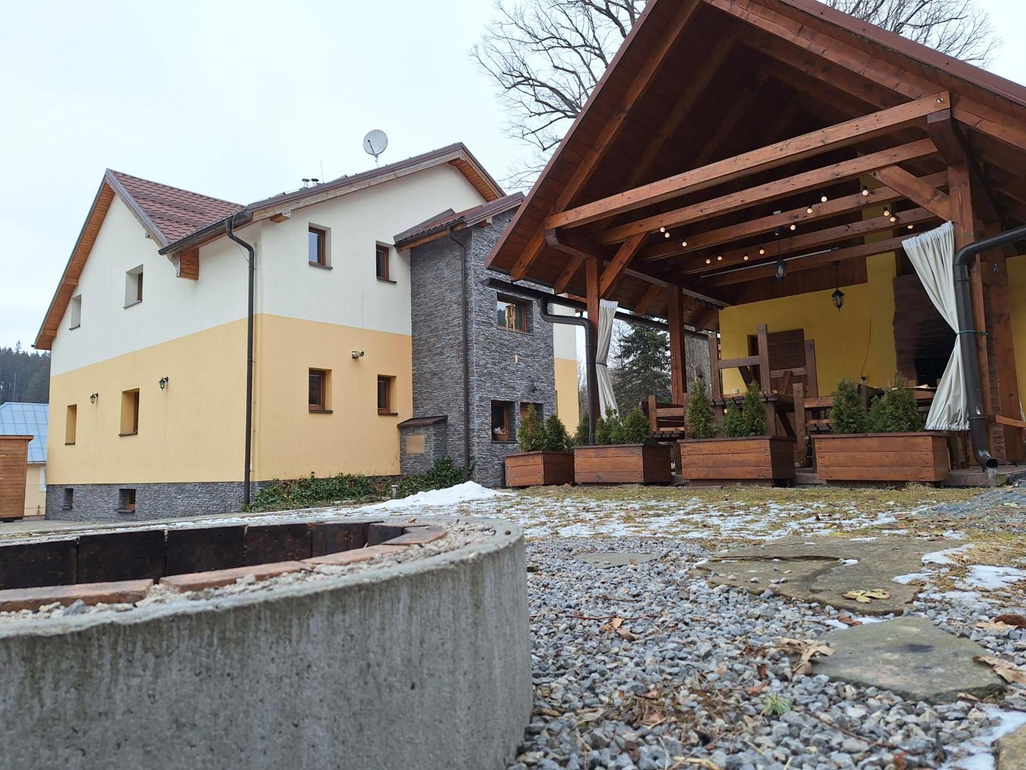 Vila Pohoda Javorniky S Rozlahlym Pozemkom Makov Exterior foto